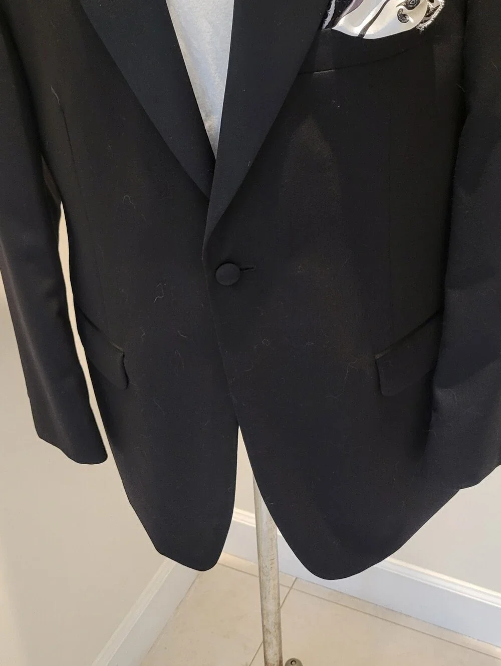 STAFFORD TUXEDO JACKET ONE SATIN BUTN FRONT-4 @ CUFFS SIZE 40 S 30
